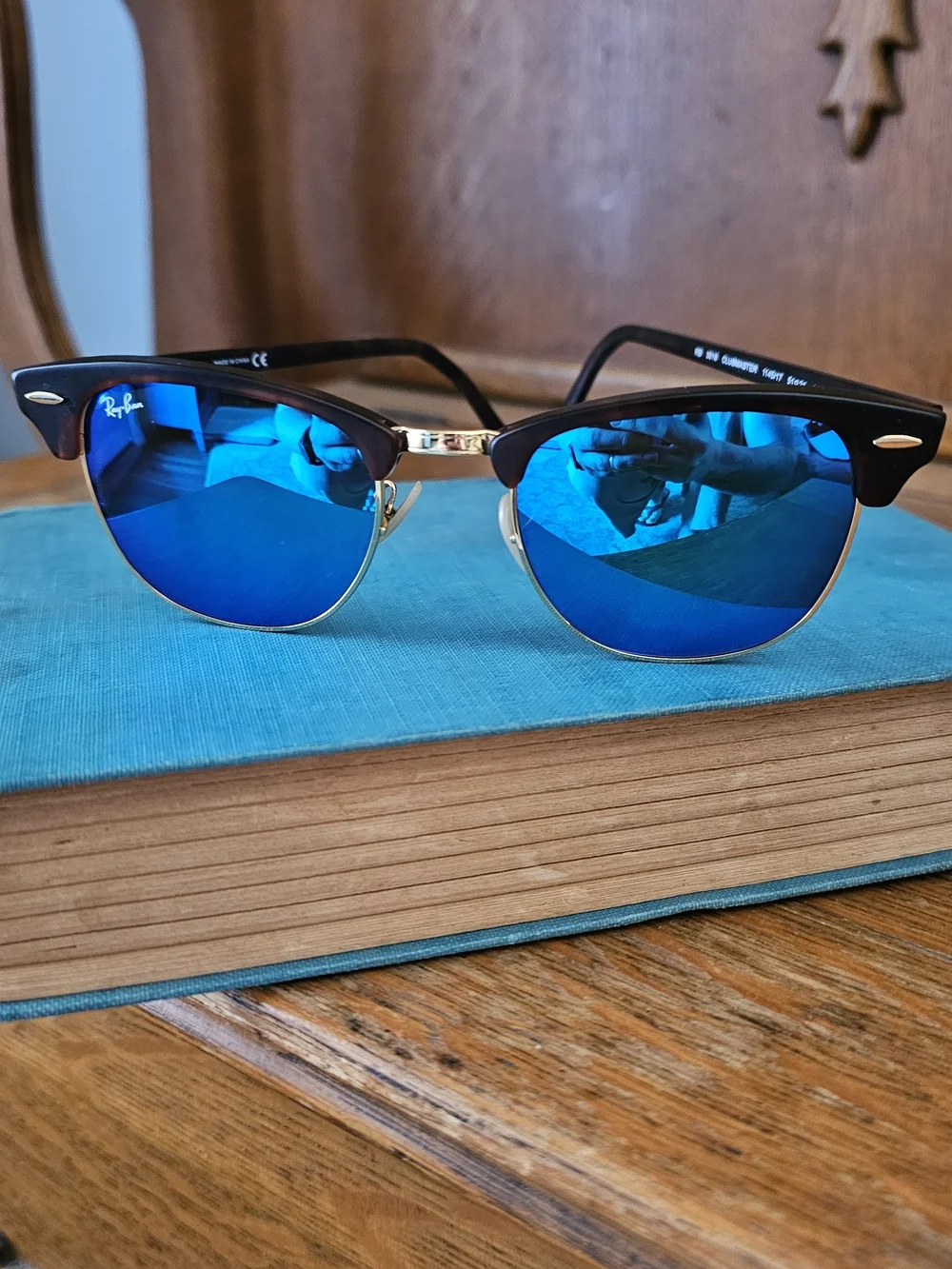Ray-Ban Clubmaster RB3016 1145/17 Blue Mirror Havana Gold 51mm Sunglasses
